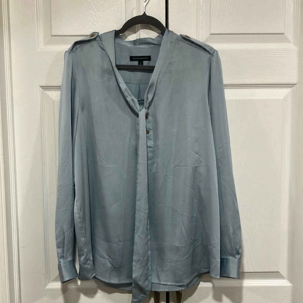 Beautiful banana republic baby blue blouse.